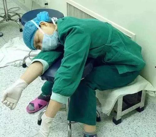 护士吃瓜演绎视频,趣味横生的医疗现场瞬间